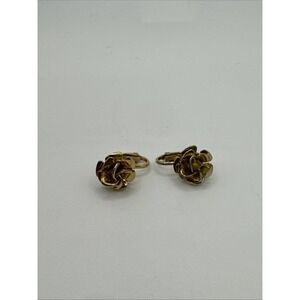 Vintage Gold Tone Flower Clip On Earrings